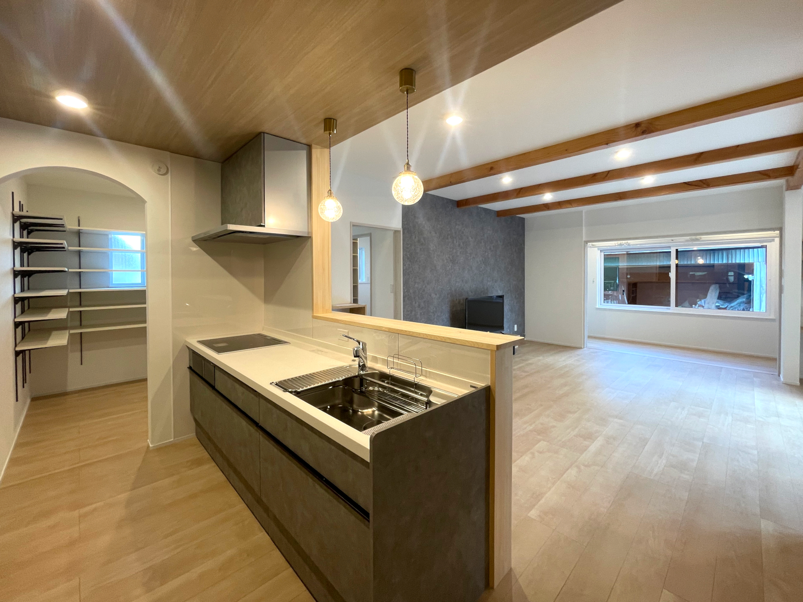 平屋へ減築。暮らしを紡ぐ継承リノベーション